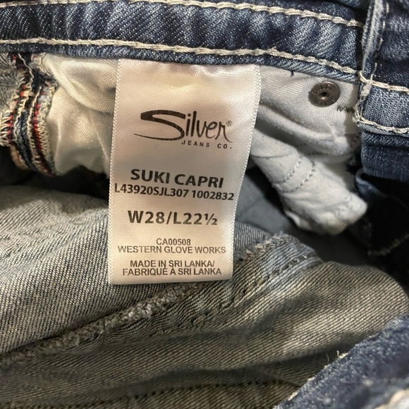 Silver Jeans Capri distressed denim size 28x22 1/2” - Picture 6 of 6